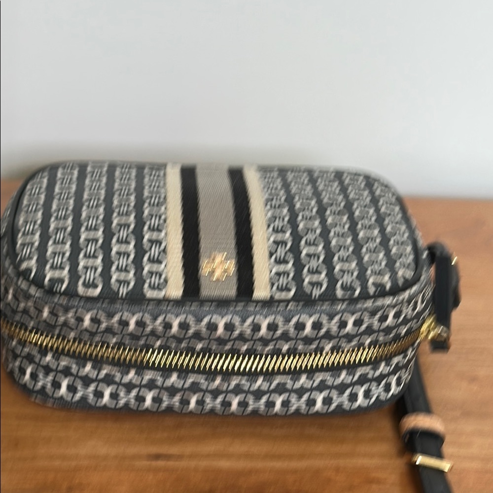 Tory Burch Gemini Crossbody - Picture 4 of 7